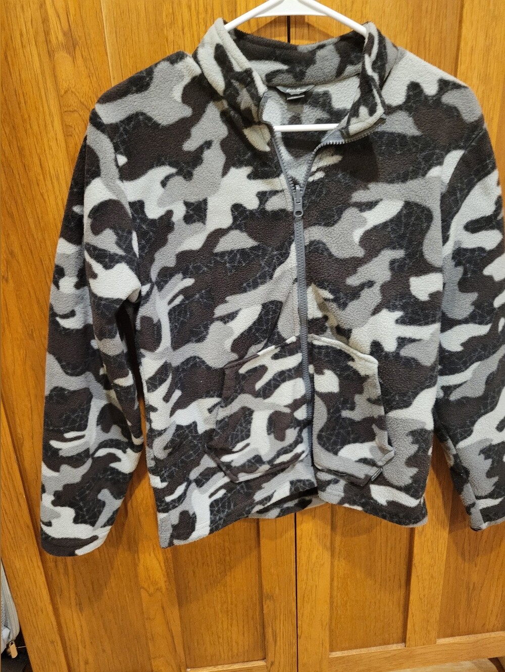 Eddie Bauer Boys Zipper Front Gray Camo. Size Large 14/16
